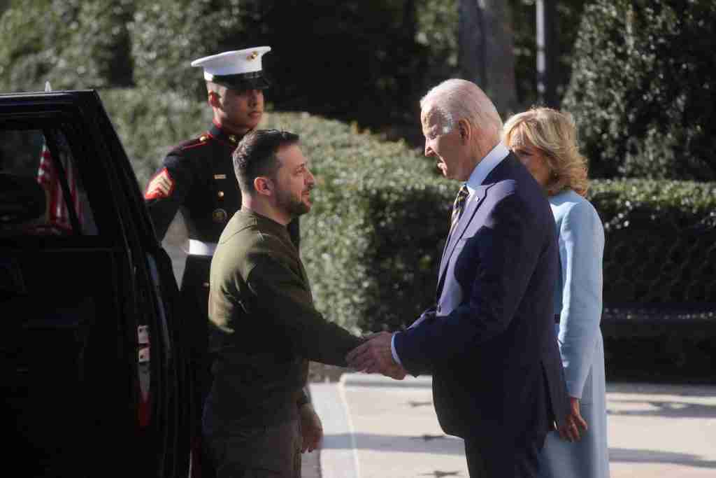 Il Senato degli Stati Uniti approva 45 miliardi di dollari in aiuti all’Ucraina zelensky Biden 1024x683