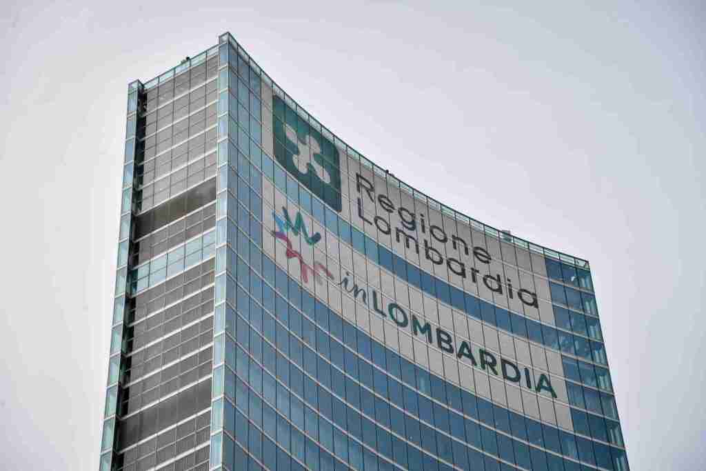 Elezioni regionali Lombardia 2023 è già tempo di grandi manovre Palazzo Lombardia 1024x683