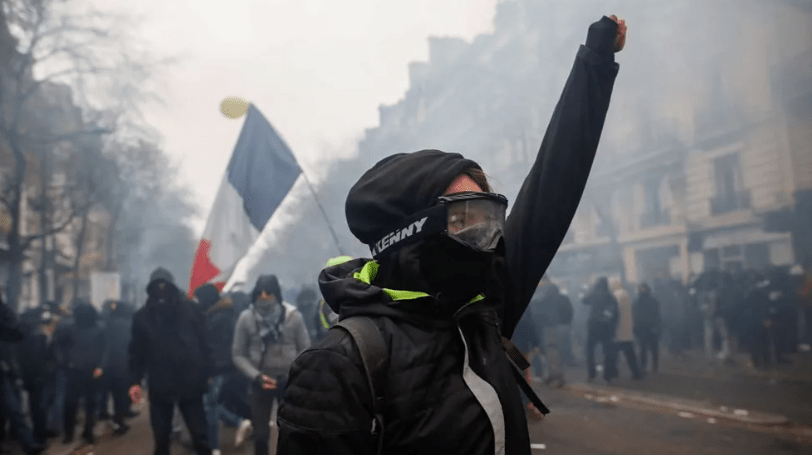 Riforma pensioni in Francia, prima finestra a 64 anni ed è già sciopero generale sciopero per laumento dellet pensioni in Francia