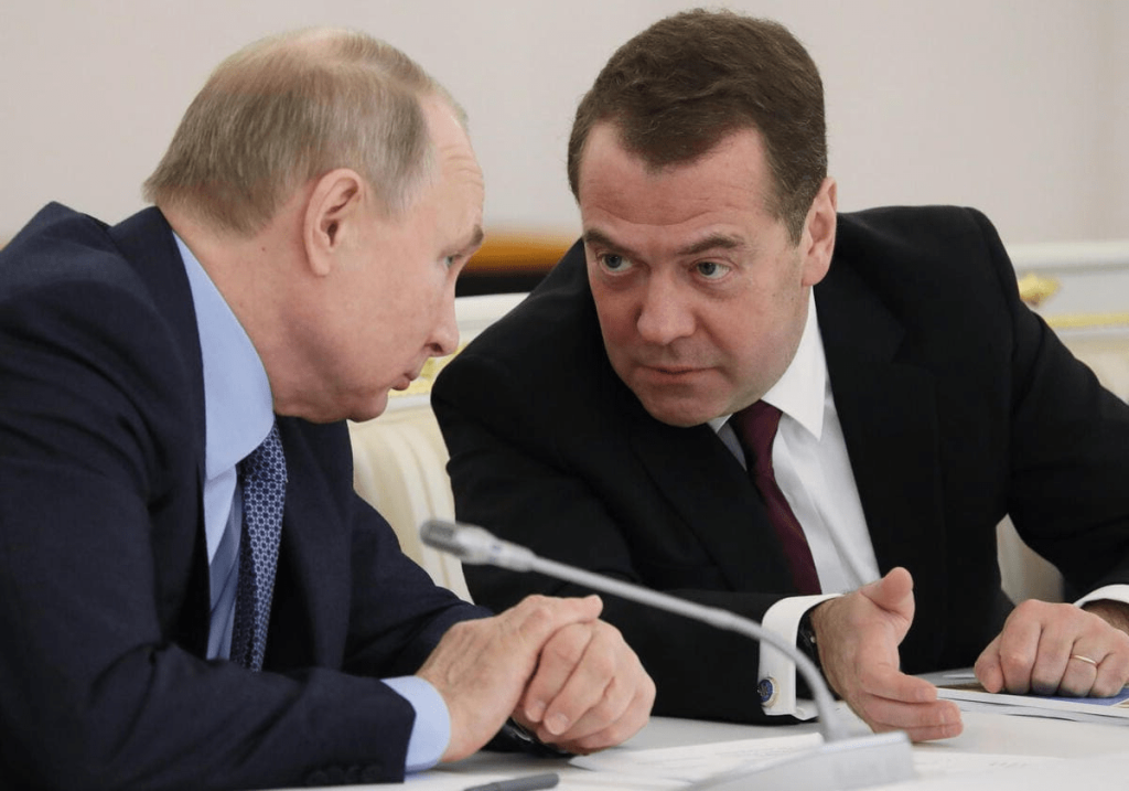 Medvedev minaccia l'Europa e gli USA Medvedev: Mosca è pronta a usare tutti i tipi di armi se Kiev colpisce la Russia medvedev 1024x717