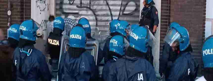 Milano, la giunta Sala svende i suoi cittadini in difficoltà: sgombero di migranti regolari per costruire moschea sgombero ex bagni via esterle milano 860x330
