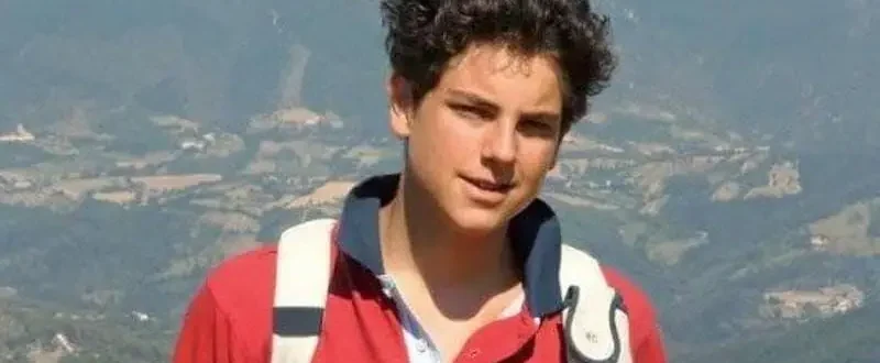 Carlo Acutis carlo acutis Carlo Acutis, perché affascina anche chi non crede? Carlo Acutis 2 800x330